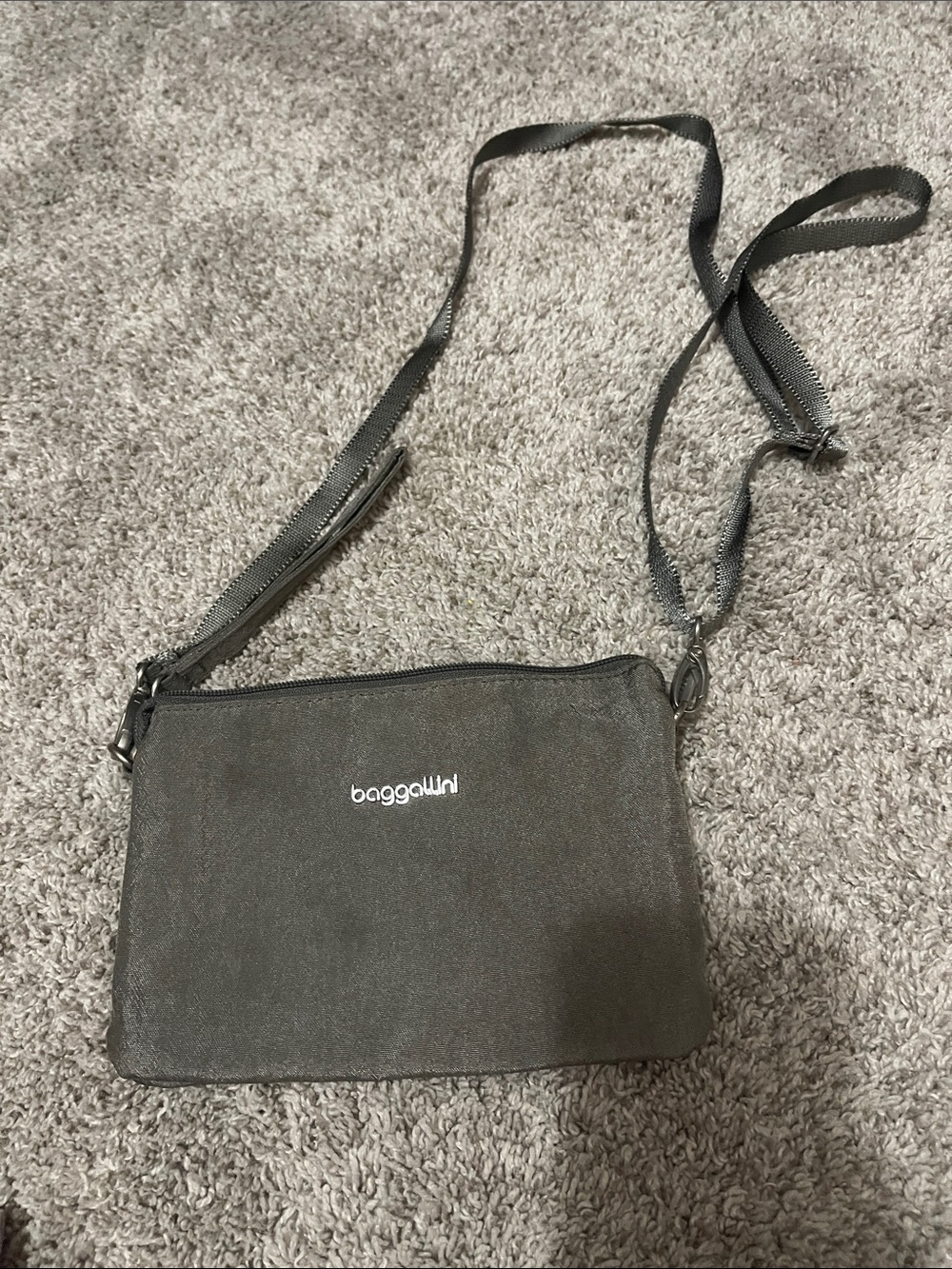 Baggallini Small Crossbody Bag in Charcoal Gray